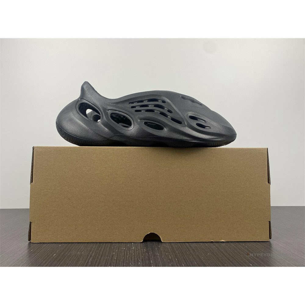 Yeezy Foam RNNR Onyx