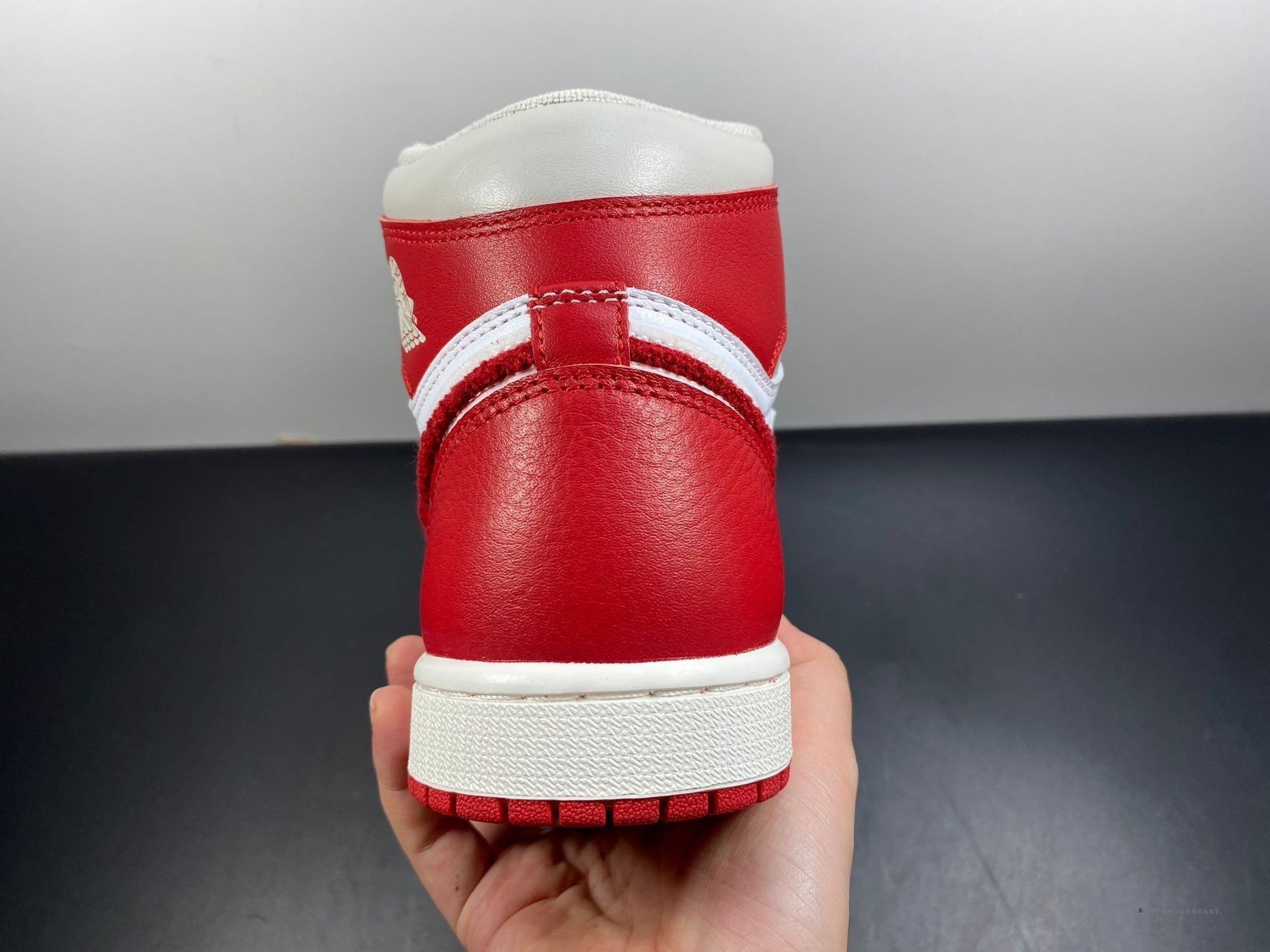 Air Jordan 1 Retro OG 'Varsity Red'