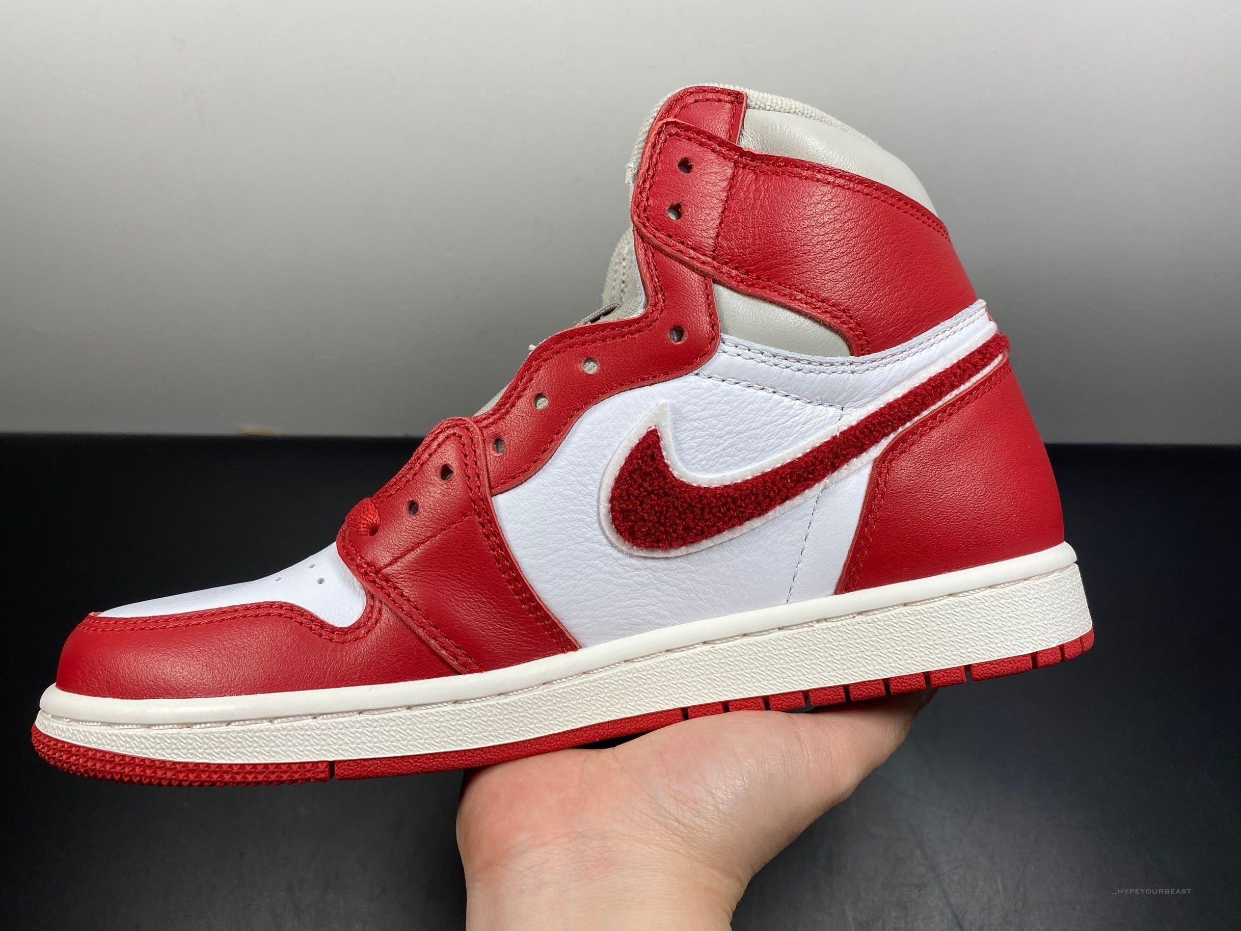 Air Jordan 1 Retro OG 'Varsity Red'