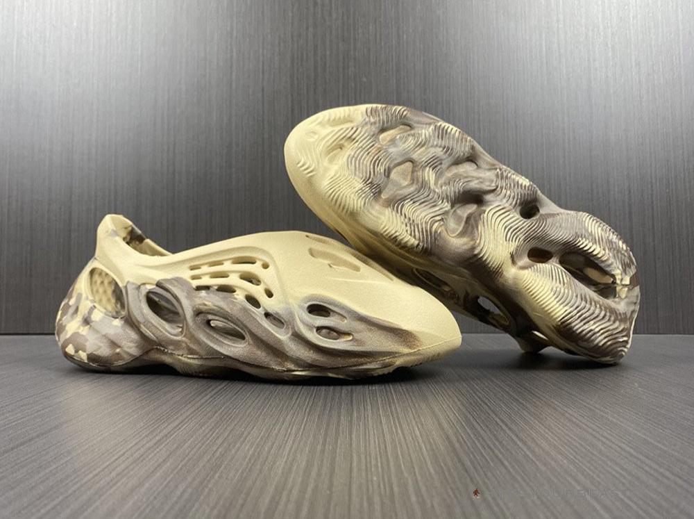 Adidas Yeezy Foam RNNR MX 'Cream Clay'