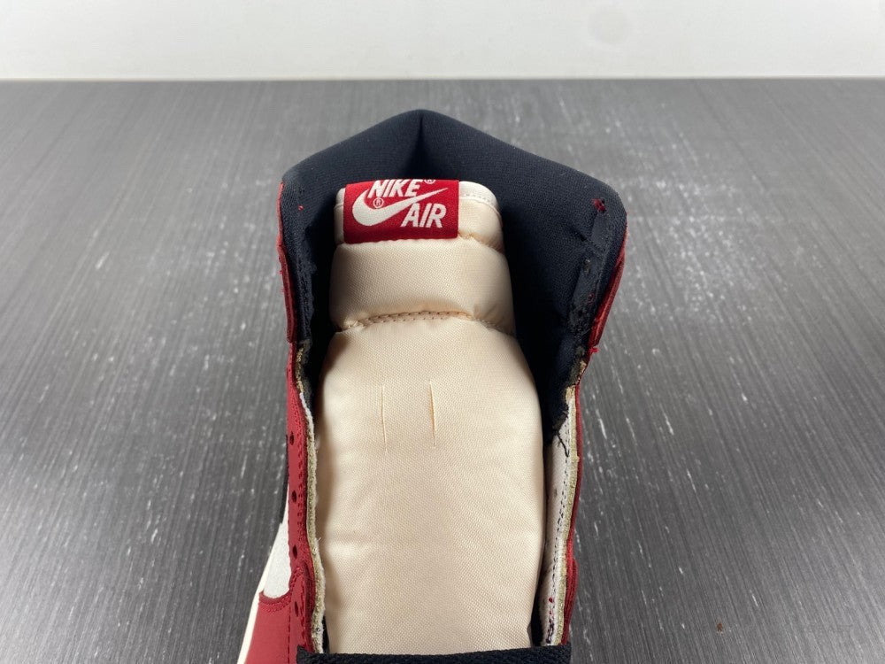 Air Jordan 1 Retro High OG 'Chicago Lost And Found'