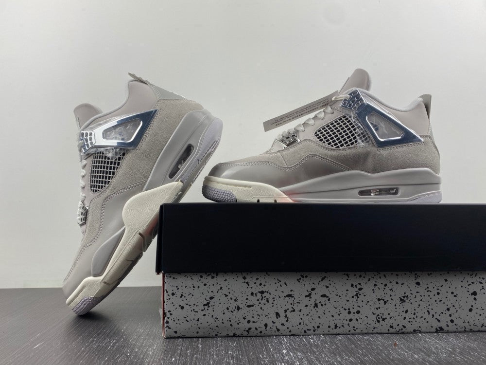 Air Jordan 4 'Frozen Moments'