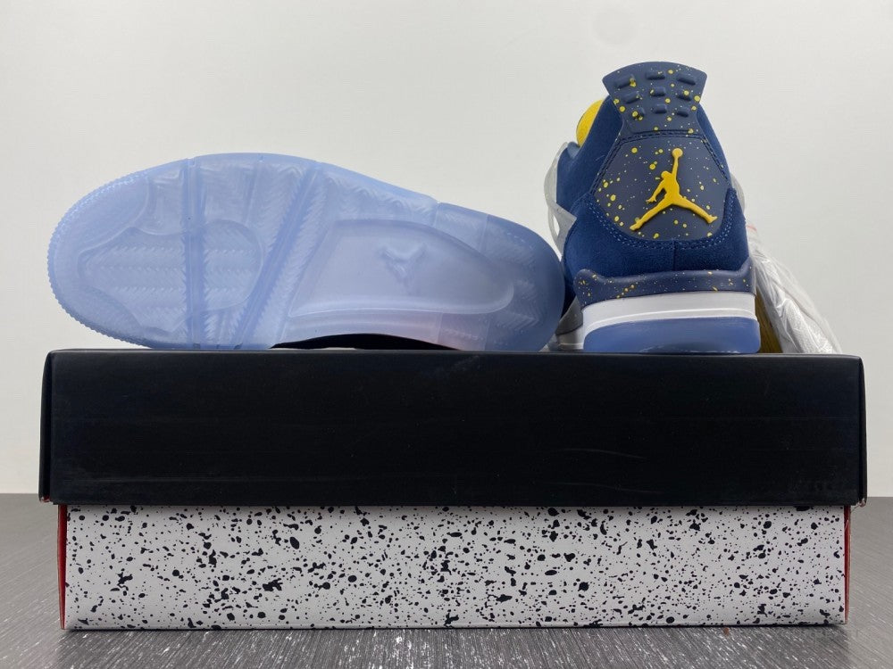 Air Jordan 4 Michigan Blue