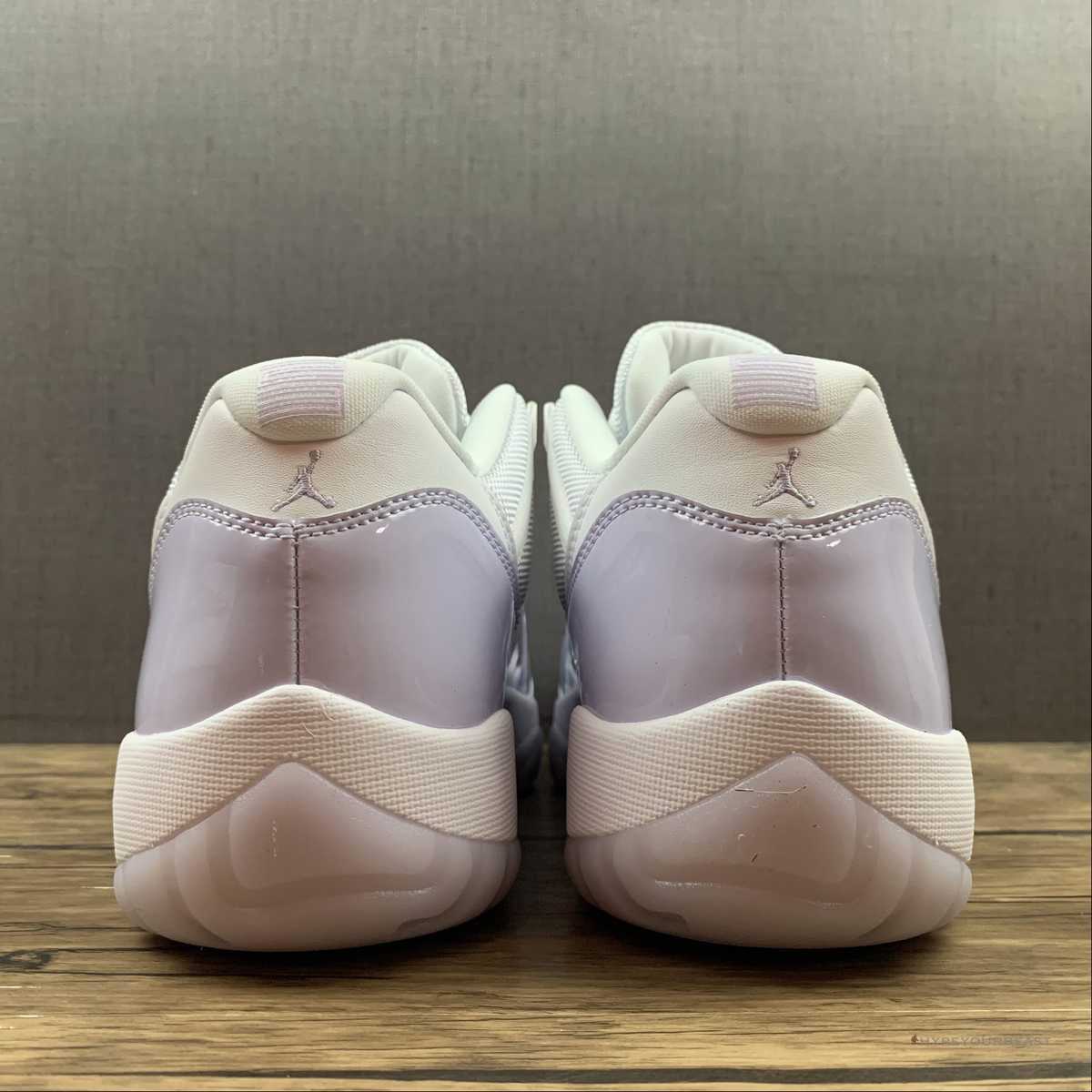 Air Jordan 11 Low 'Pure Velvet'