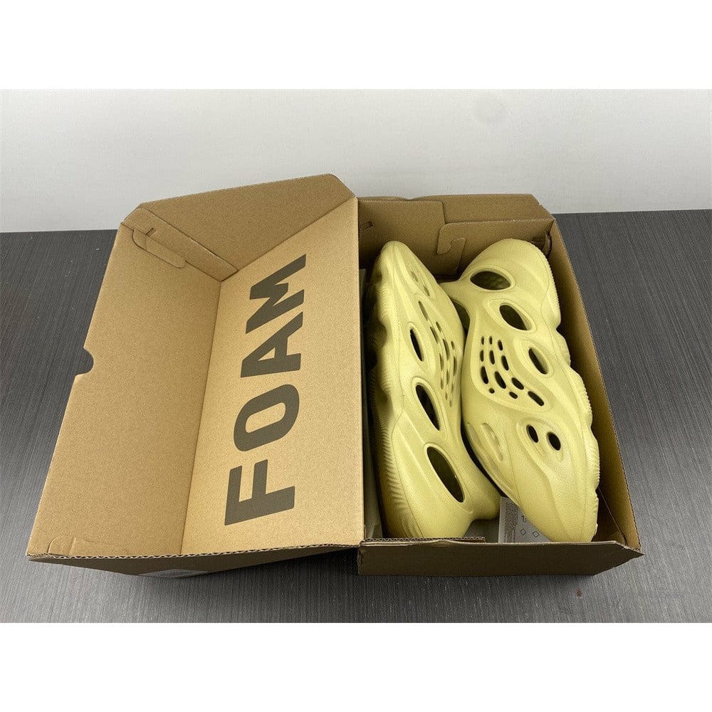 Yeezy Foam RNNR 'Sulfur'