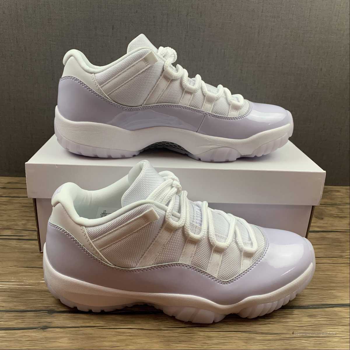 Air Jordan 11 Low 'Pure Velvet'