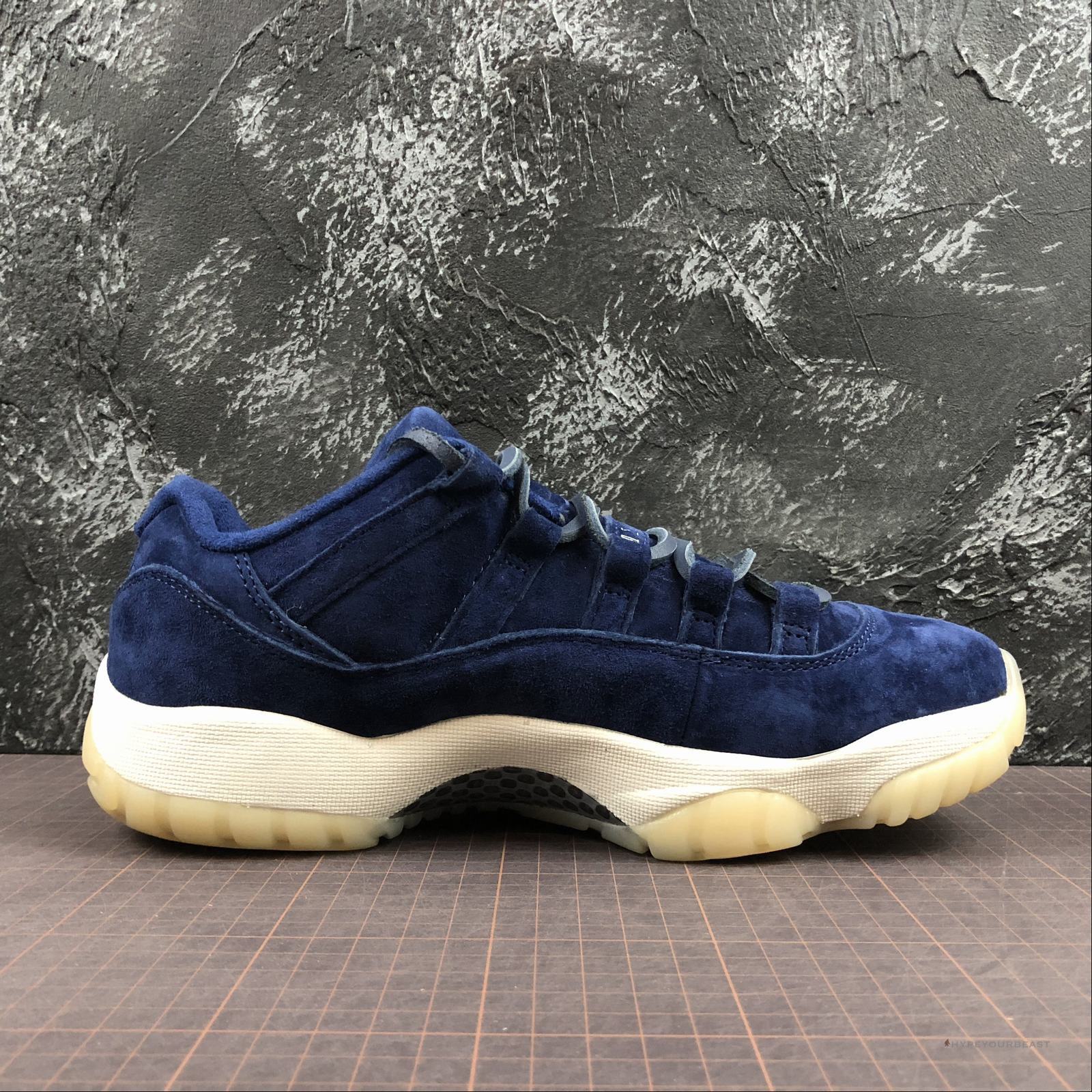 Air Jordan 11 Low 'Velvet Midnight Navy'