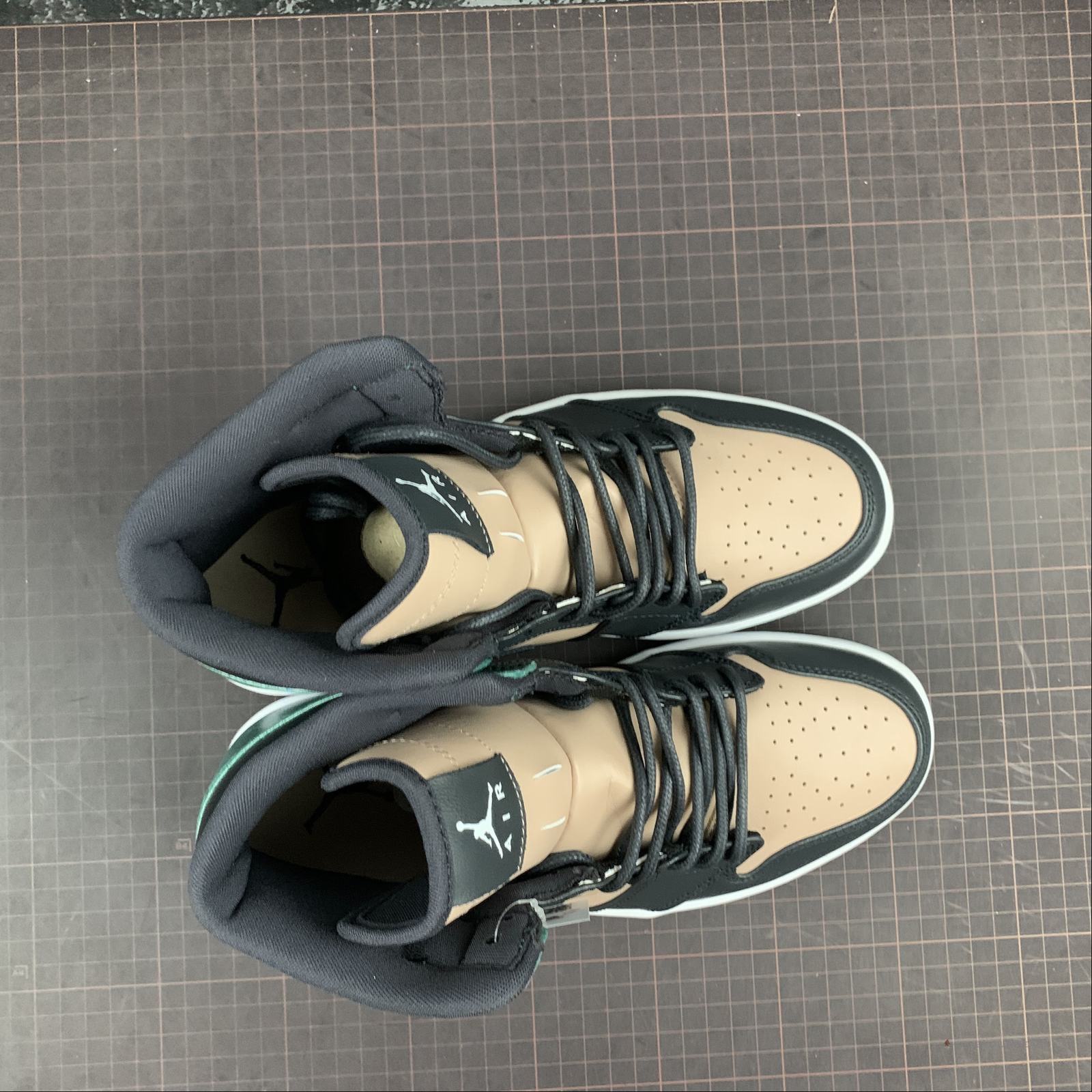 Air Jordan 1 Ret Hi Prem 'Bio Beige'