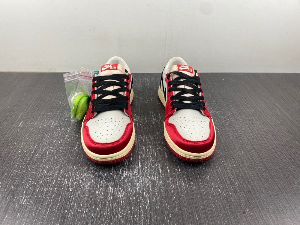 Air Jordan 1 Low OG 'Trophy Room Away'