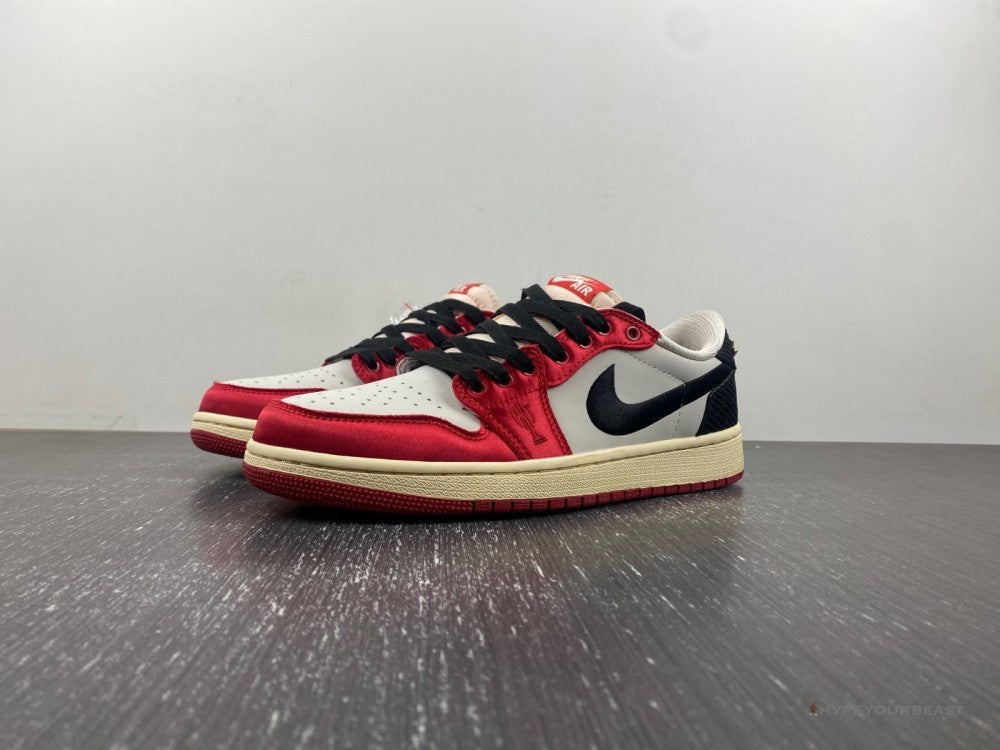 Air Jordan 1 Low OG 'Trophy Room Away'