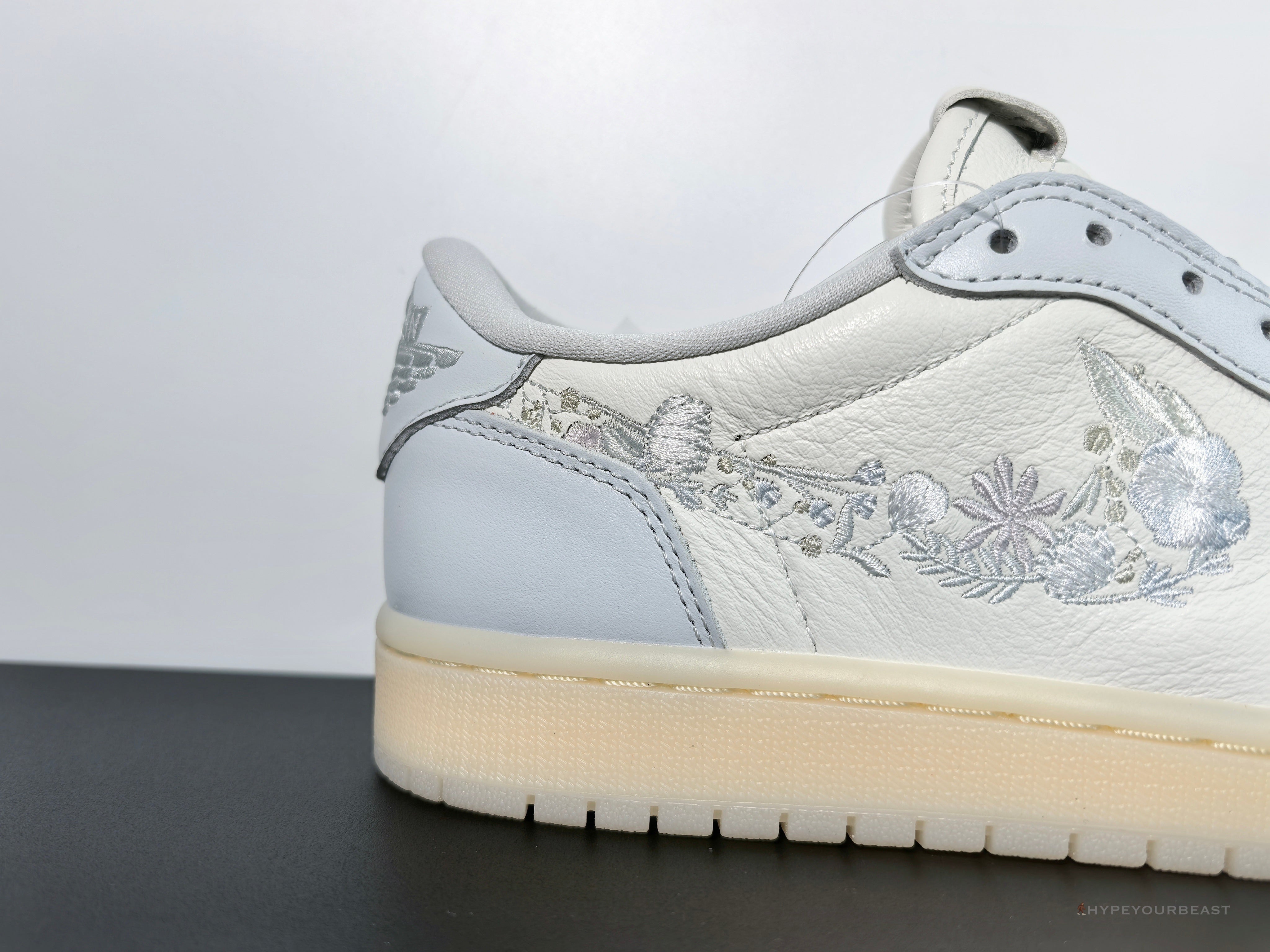 Jordan 1 Retro Low OG 'Rabbit Floral Swoosh'