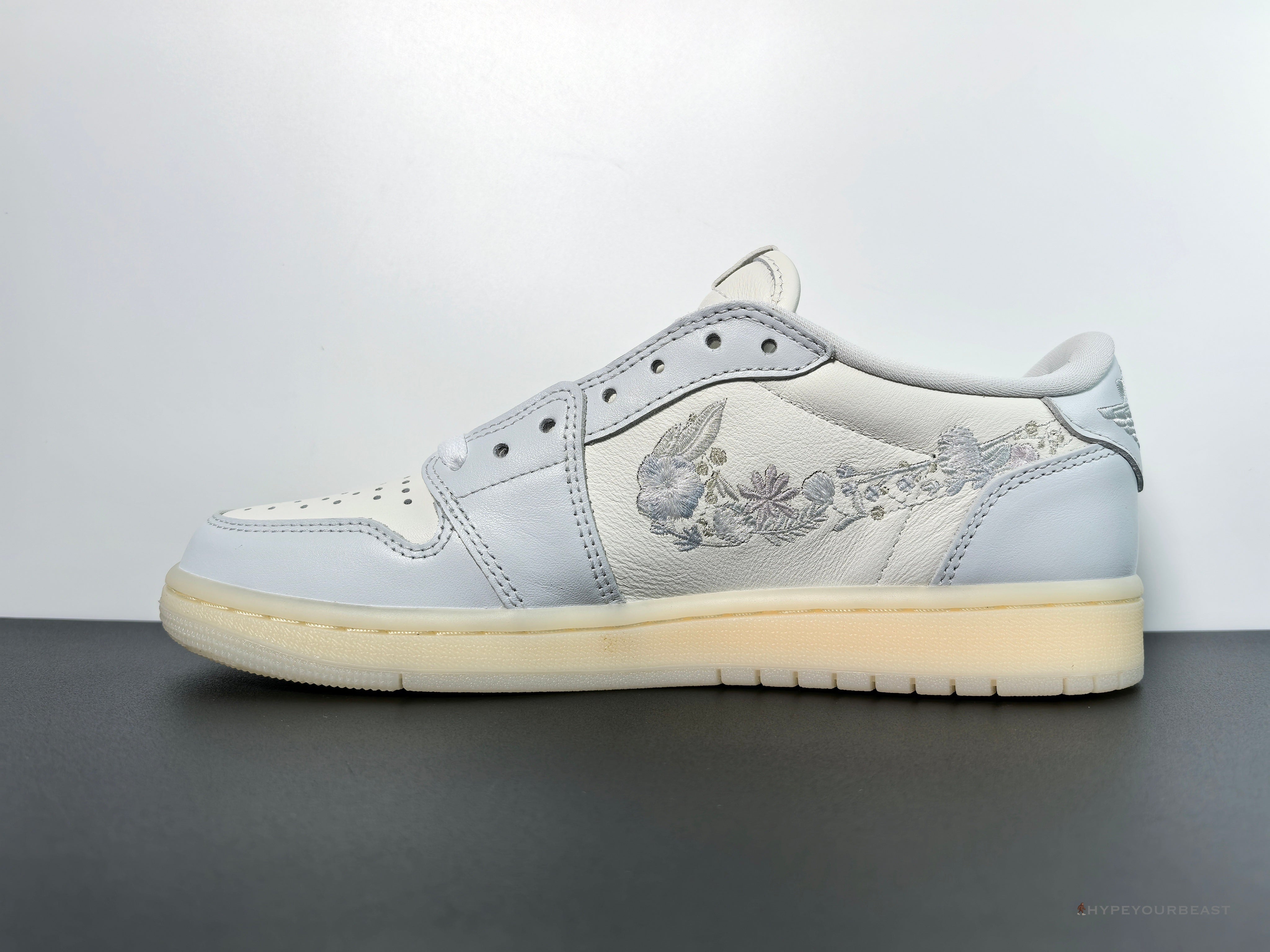 Jordan 1 Retro Low OG 'Rabbit Floral Swoosh'