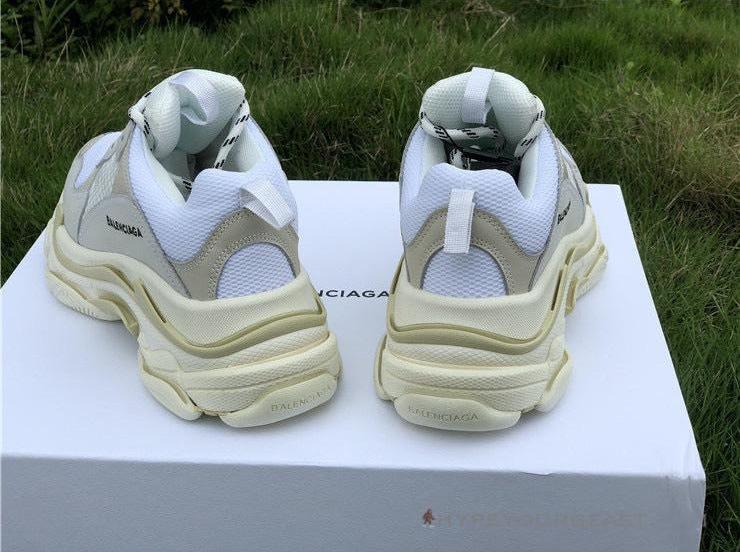 BCG Triple S Sneakers Cream / White