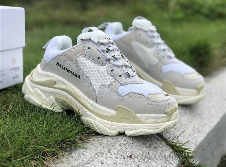 BCG Triple S Sneakers Cream / White