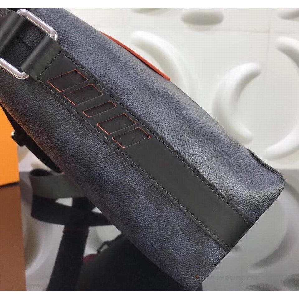 DAMIER COBALT RACE DISCOVERY MESSENGER PM