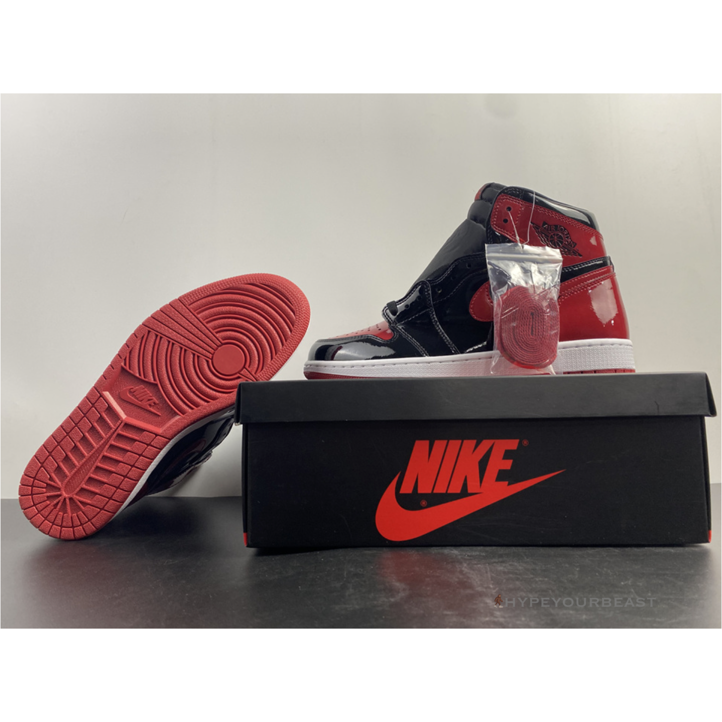 Air Jordan 1 Retro High OG 'Bred Patent'