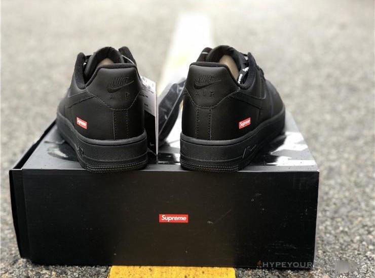Nike Air Force 1 Low Supreme Black