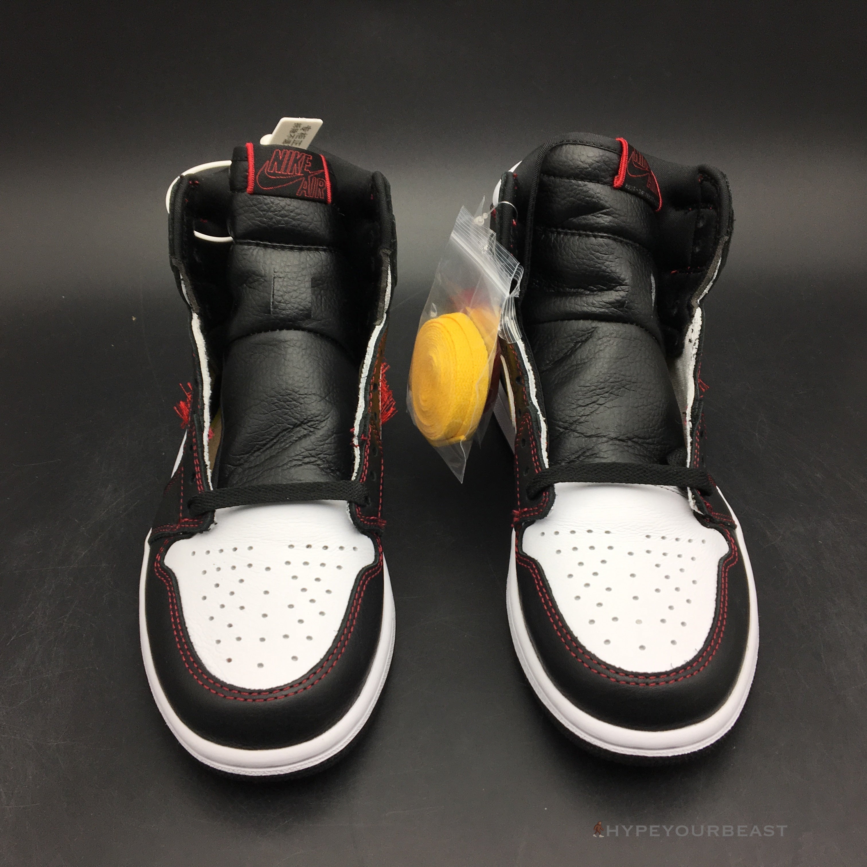 Air Jordan 1 Retro High Defiant White Retro Red