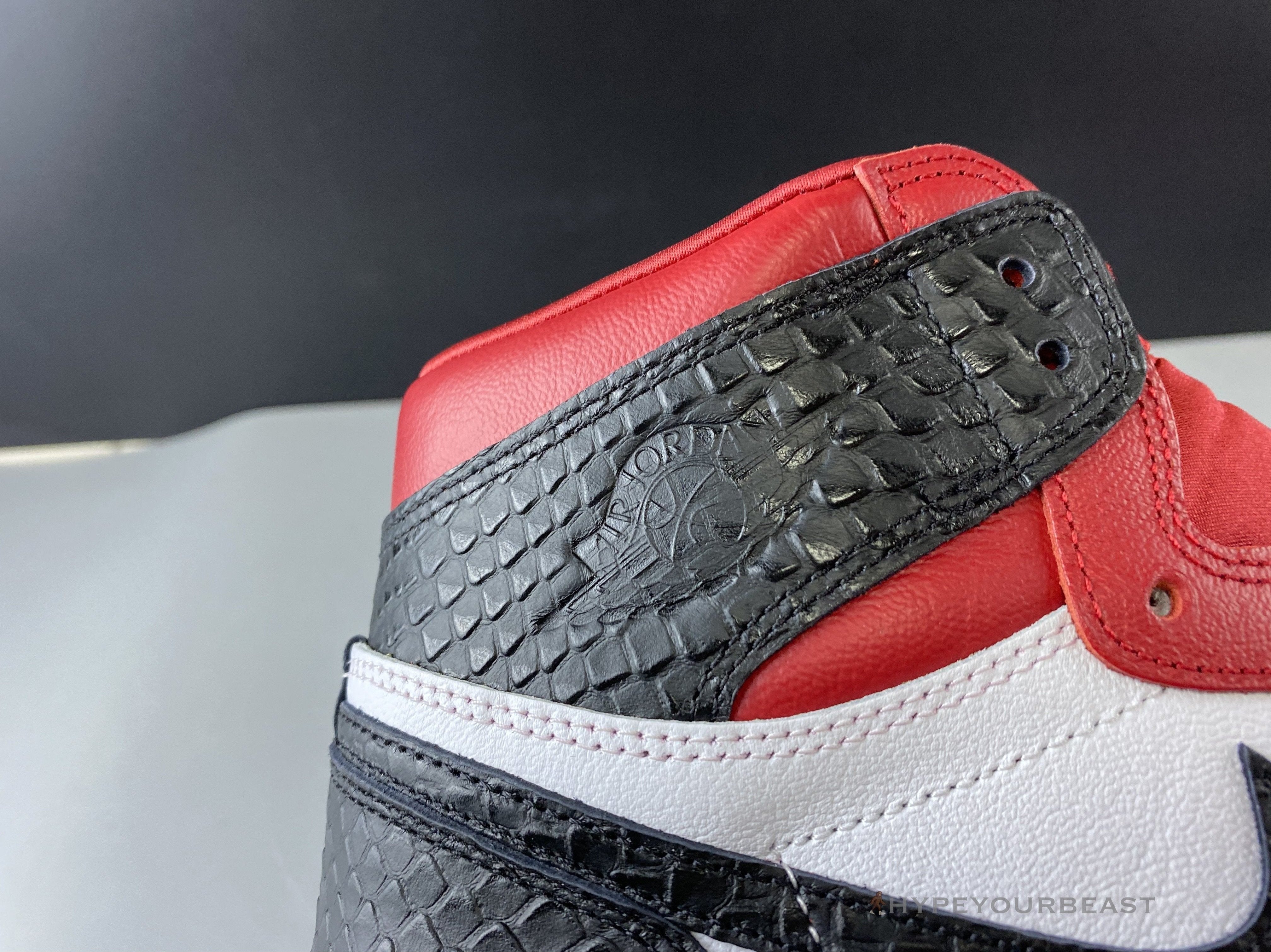 Air Jordan 1 Retro High Snake Chicago Satin