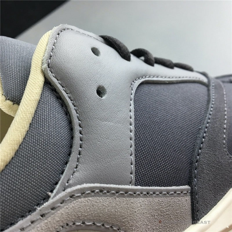 Adidas Yeezy Boost 700  Magnet