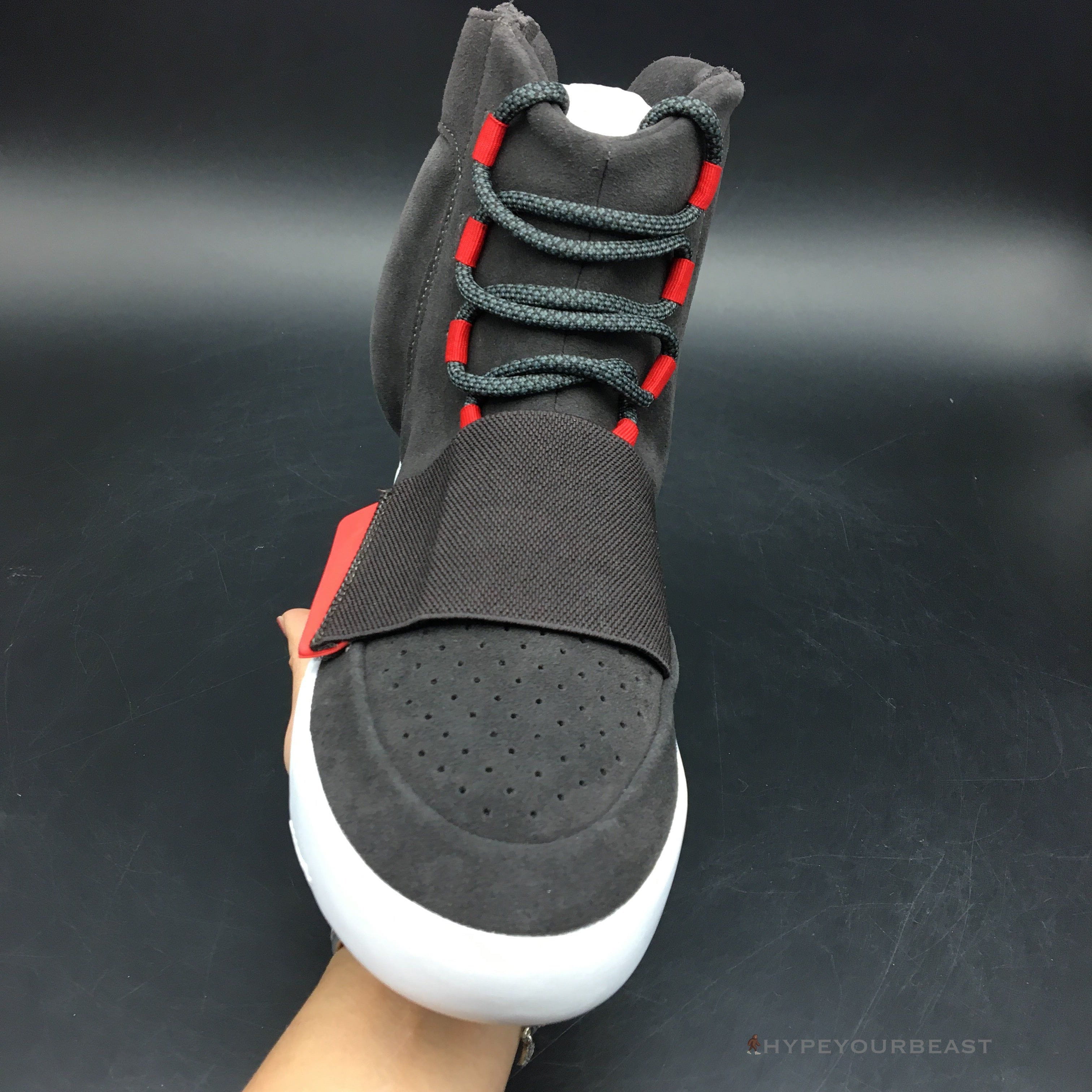 Yeezy Boost 750 Black / White / Supreme