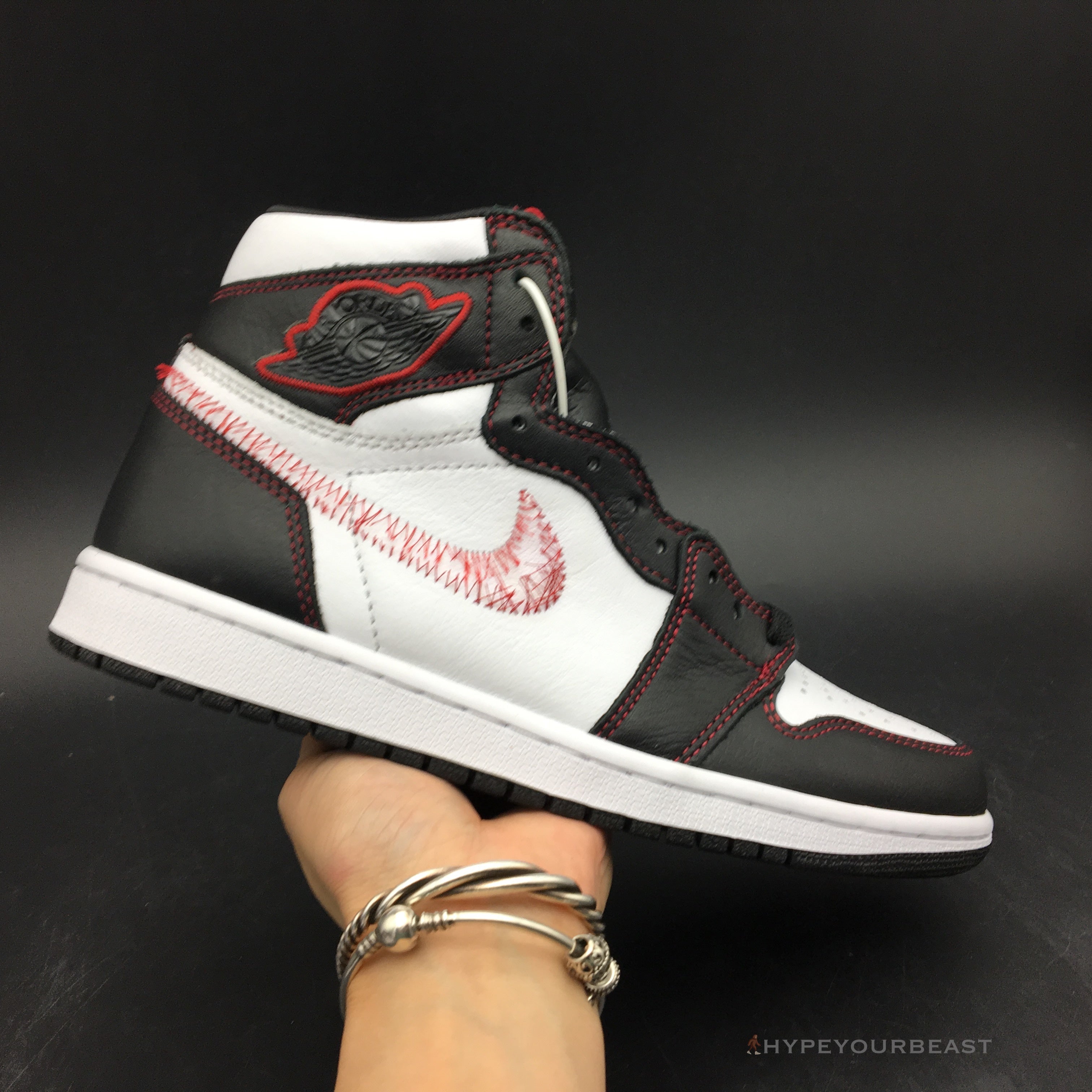 Air Jordan 1 Retro High Defiant White Retro Red