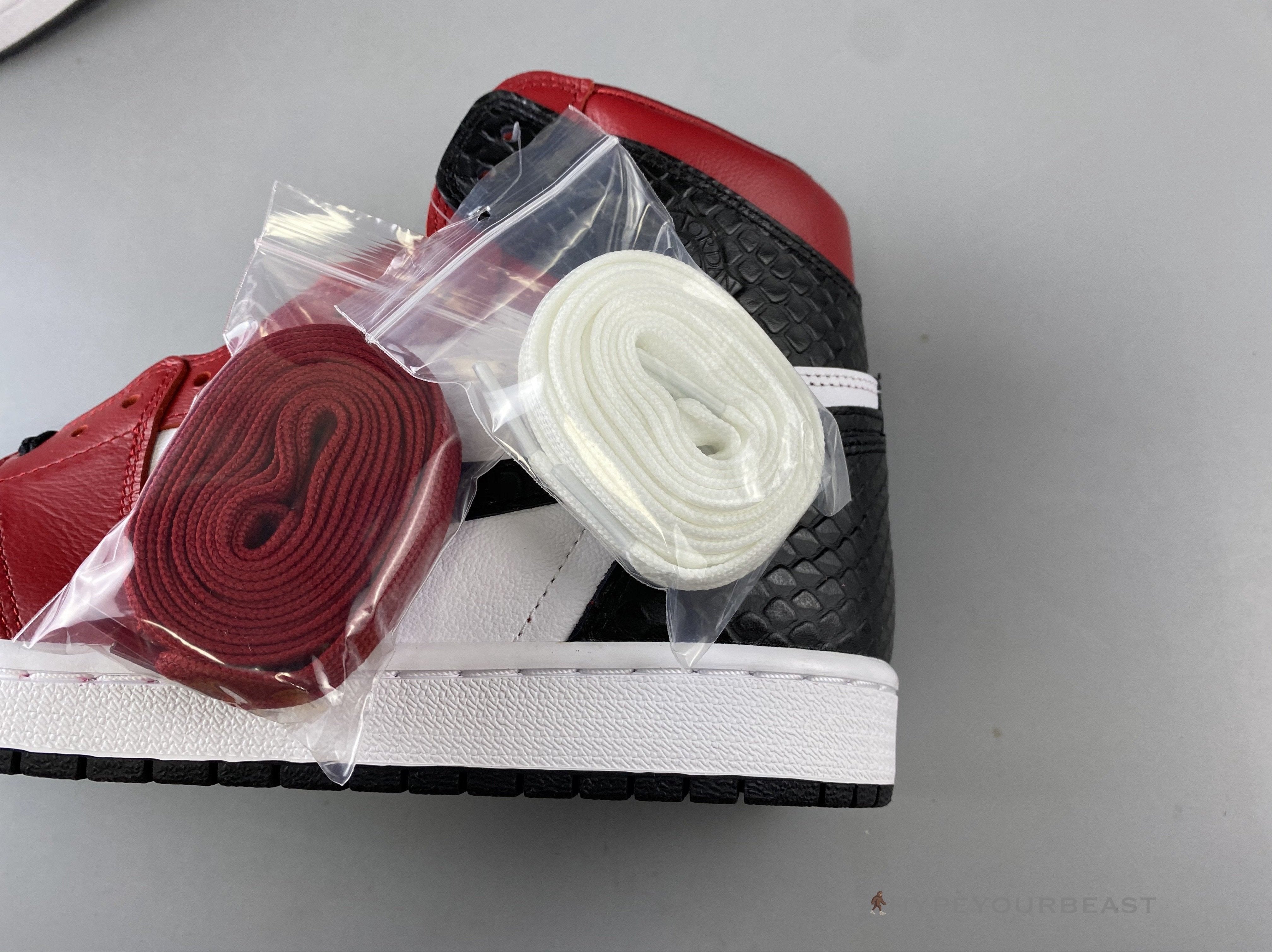 Air Jordan 1 Retro High Snake Chicago Satin